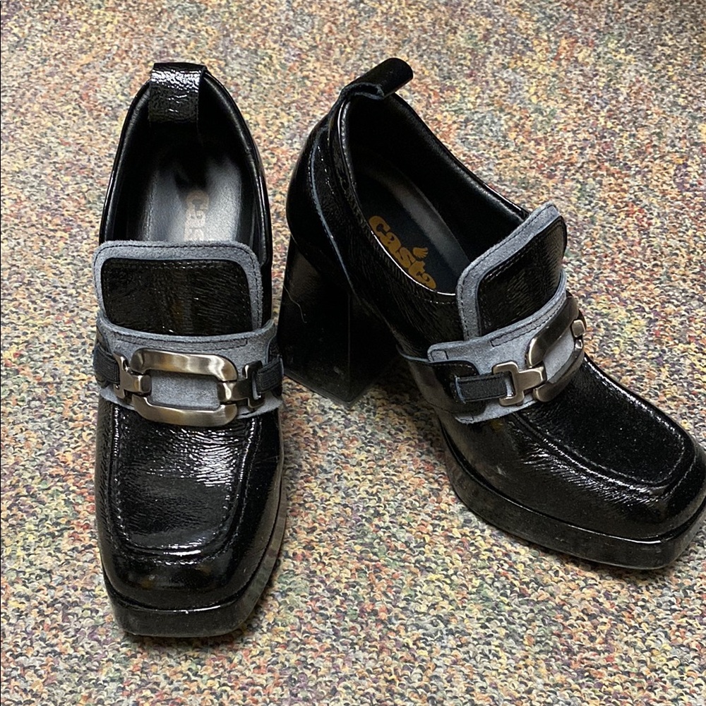 Chic Black and Gray Platform Loafers